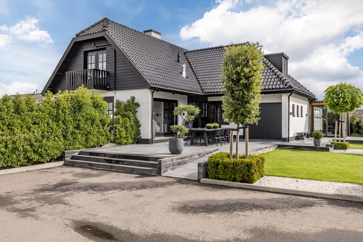 Photo 68 of Halve Raak 49