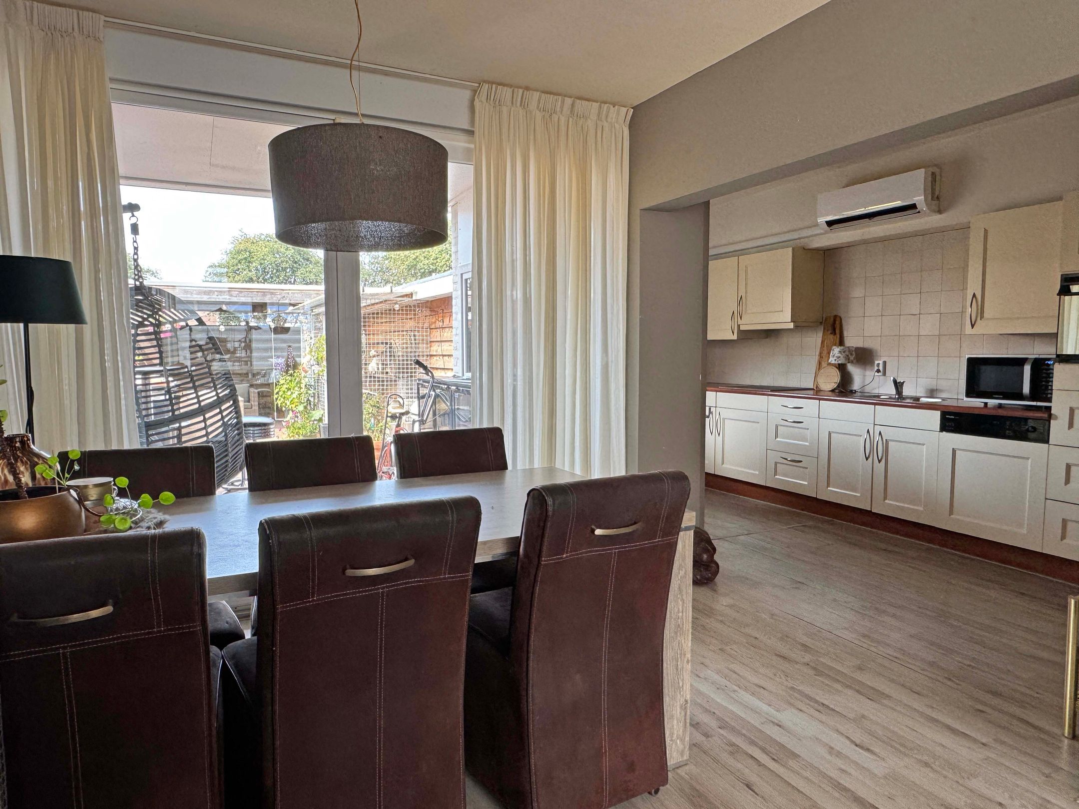 Photo 6 of Johannes Vermeerstraat 55