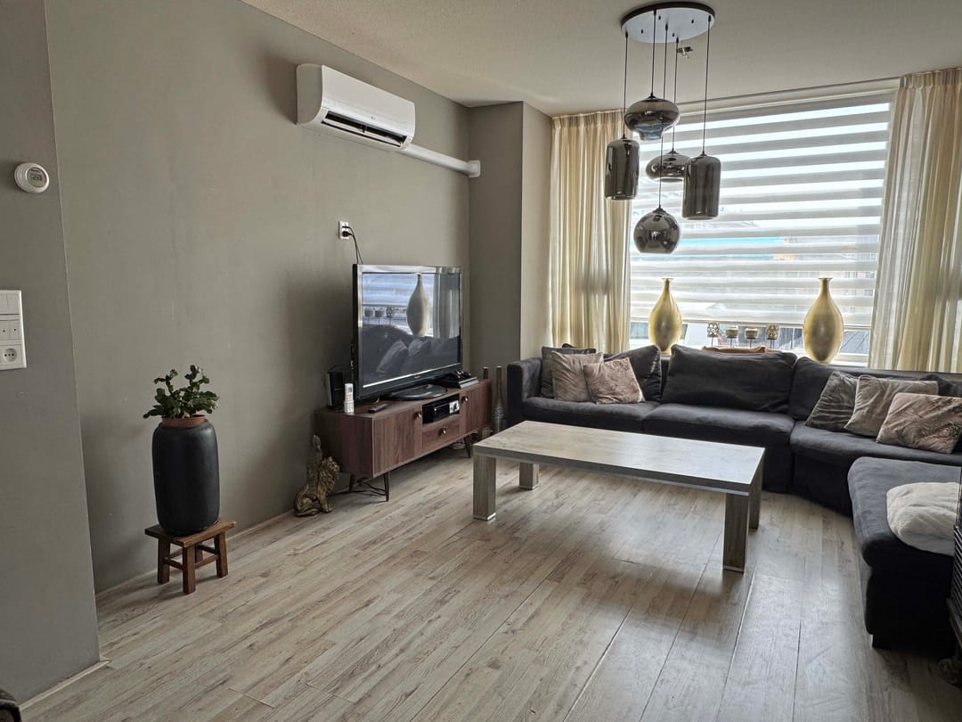 Photo 11 of Johannes Vermeerstraat 55