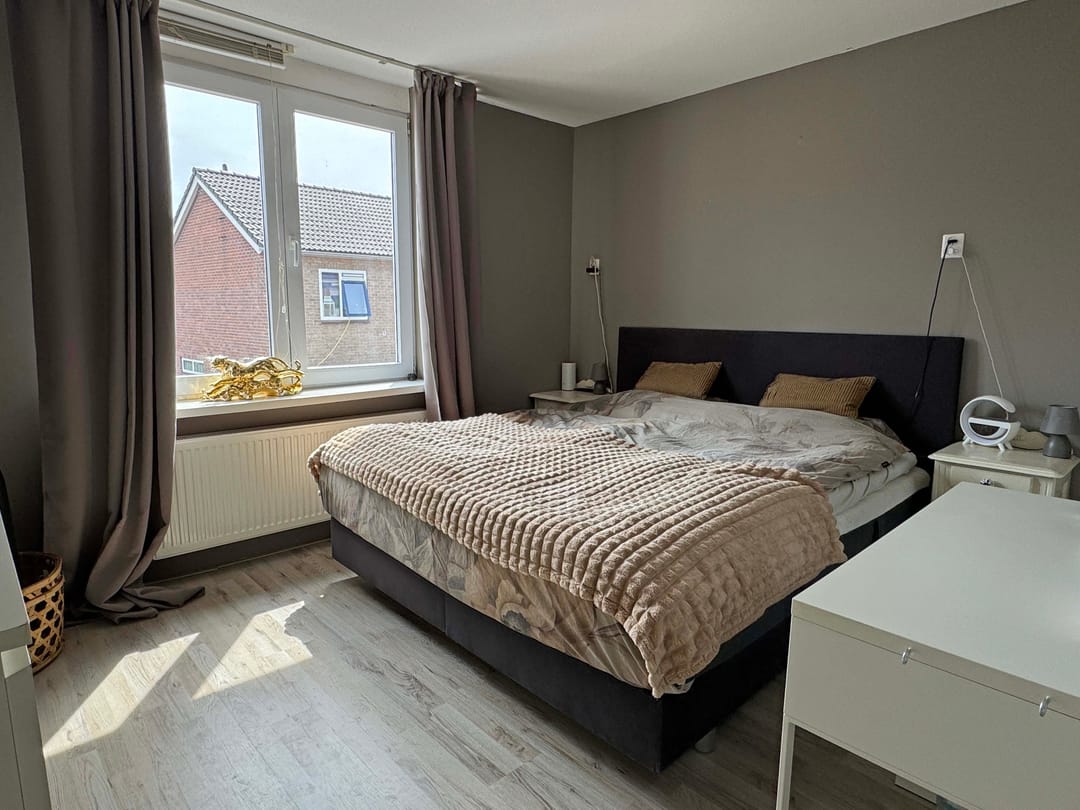 Photo 13 of Johannes Vermeerstraat 55