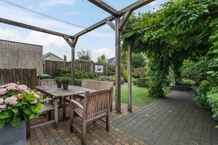 Photo 37 of Gareel 32