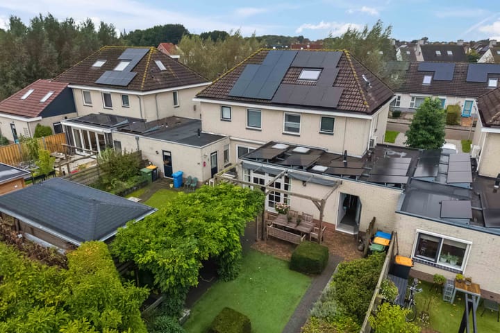 Photo 46 of Gareel 32