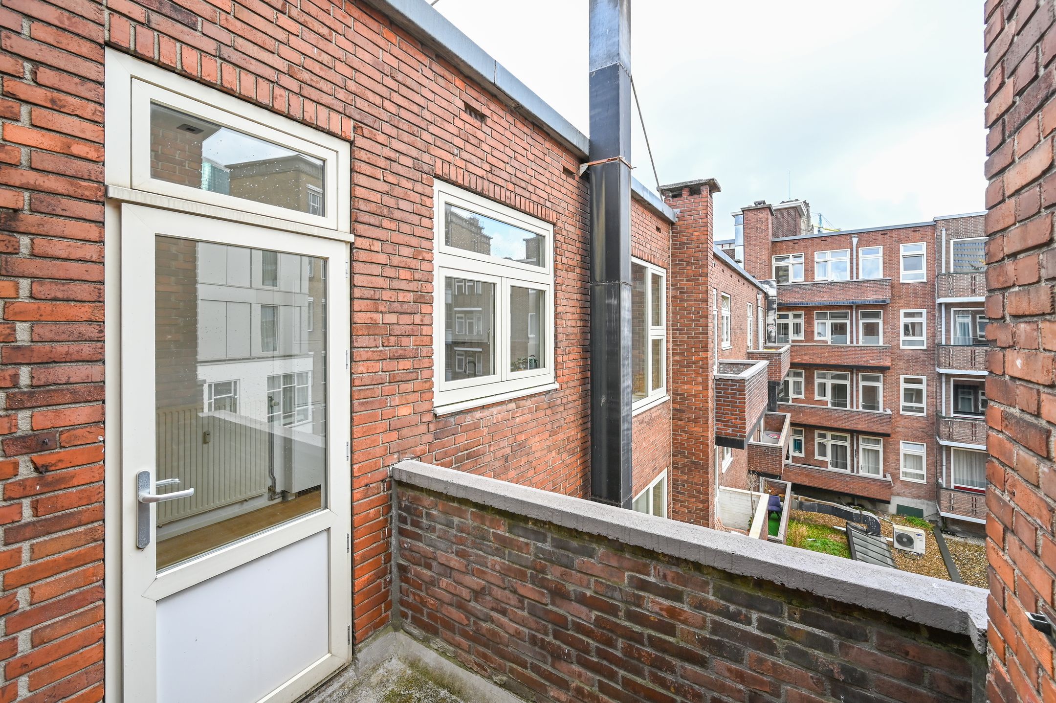 Photo 12 of Delftsevaart 24-D