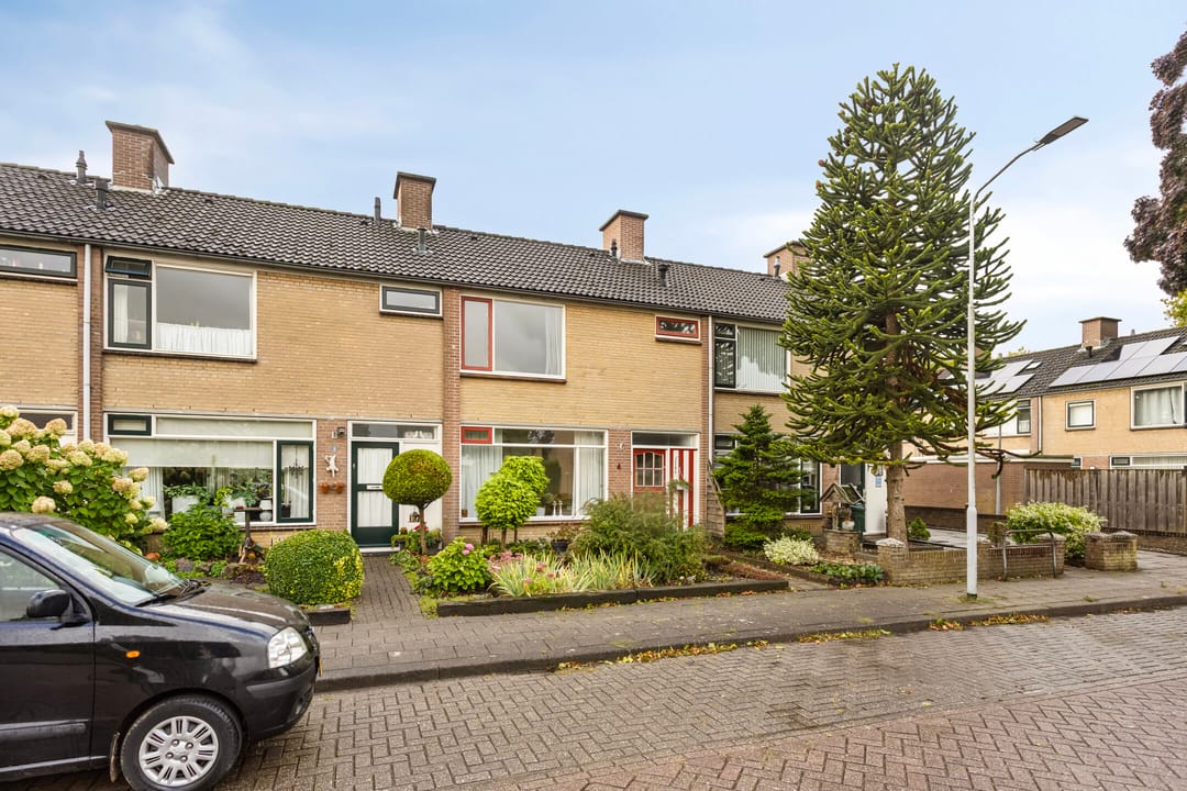 Photo 2 of Achtkarspelenstraat 4