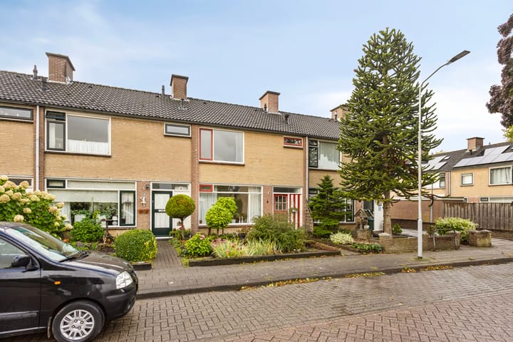 Photo 2 of Achtkarspelenstraat 4