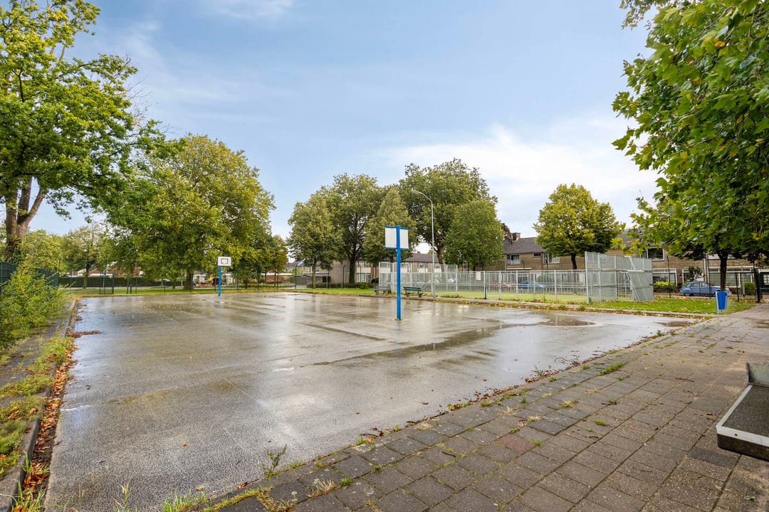 Photo 37 of Achtkarspelenstraat 4