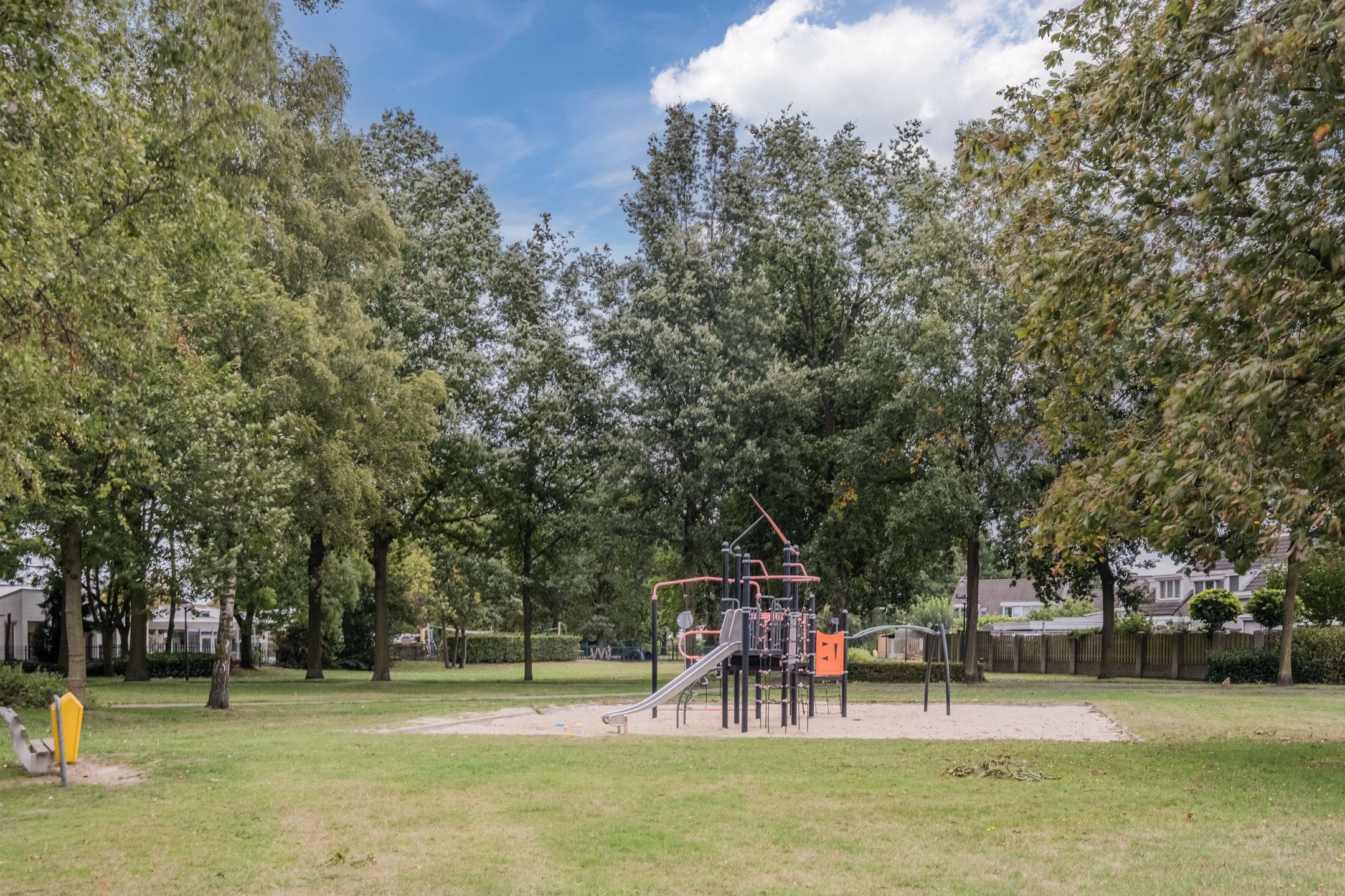 Foto 33 van Hermelijnweide 41