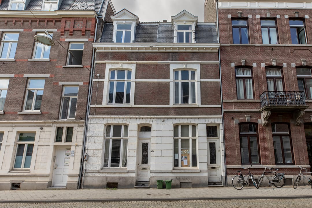 Photo 1 of Wycker Grachtstraat 16