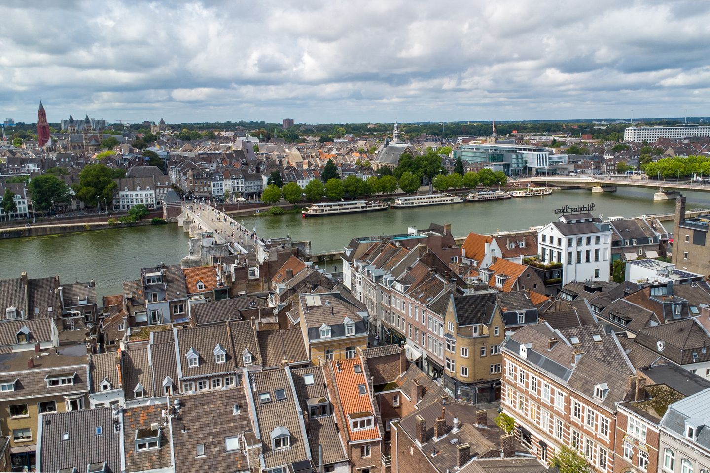 Photo 29 of Wycker Grachtstraat 16