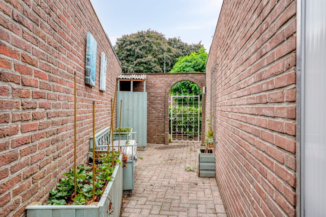 Foto 26 van Broeksittarderweg 128