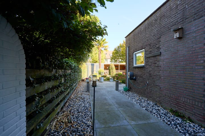 Foto 16 van Leeuwenlaan 14