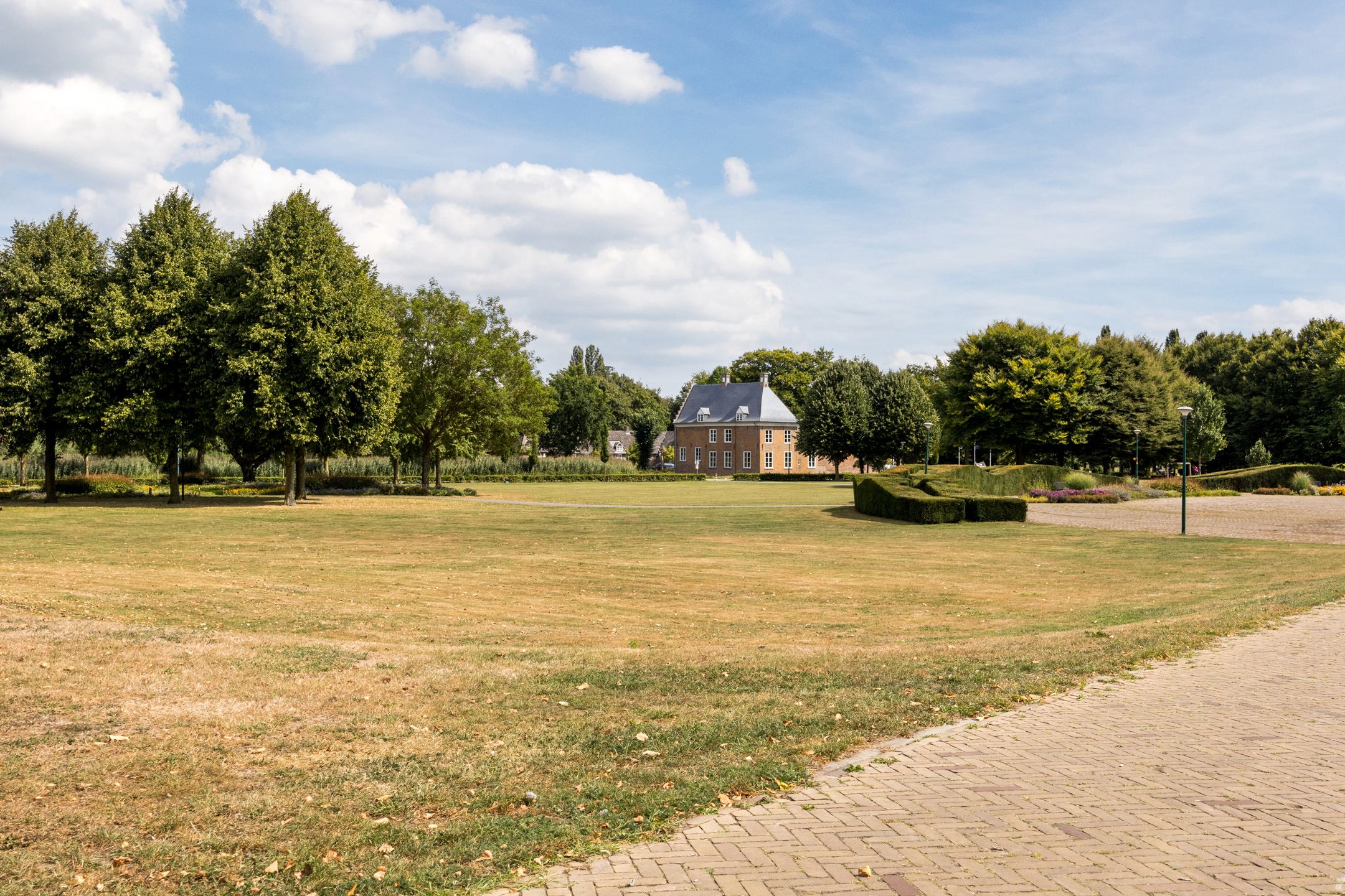 Photo 33 of Karstraat 9