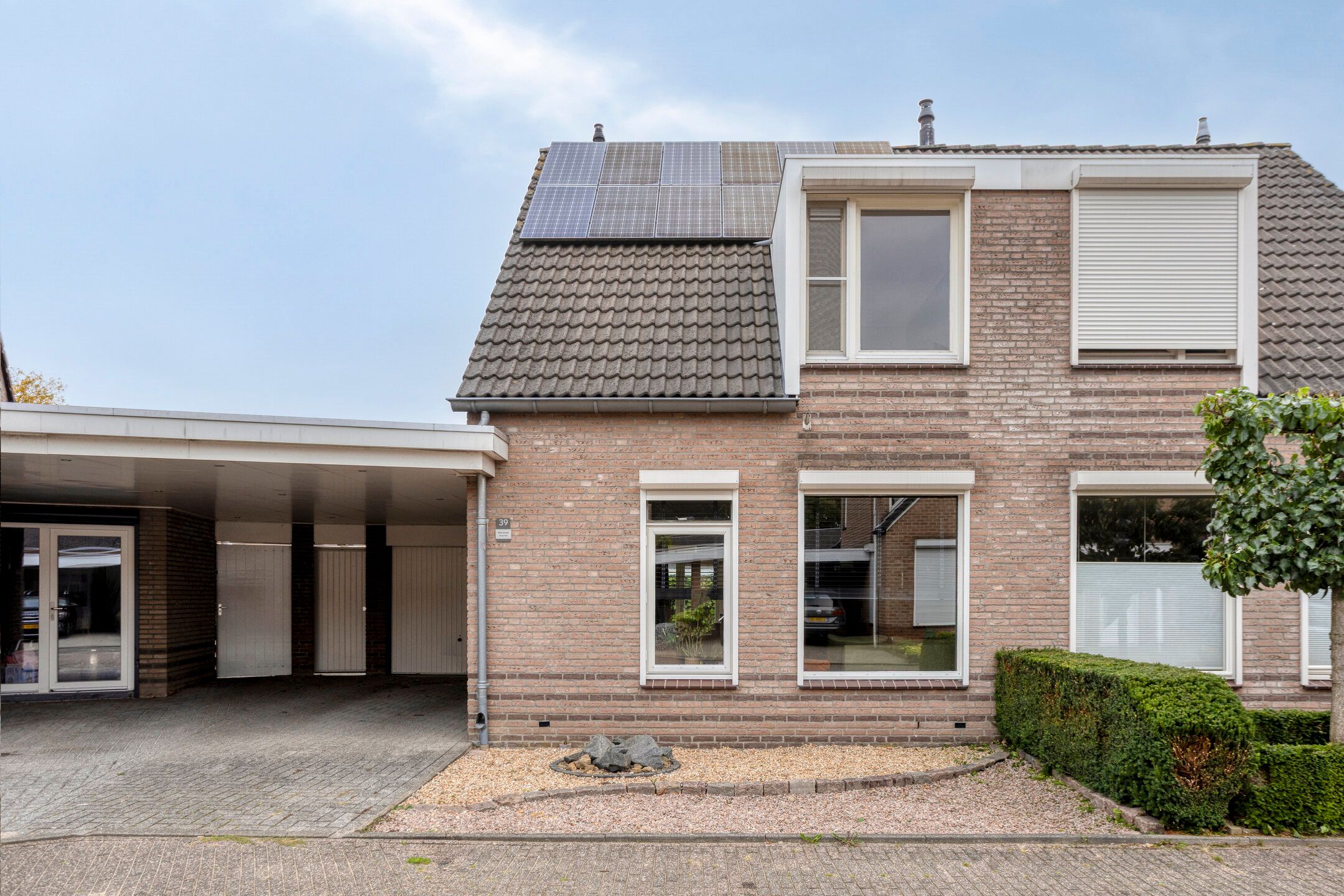 Photo 3 of Pinksterbloem 39