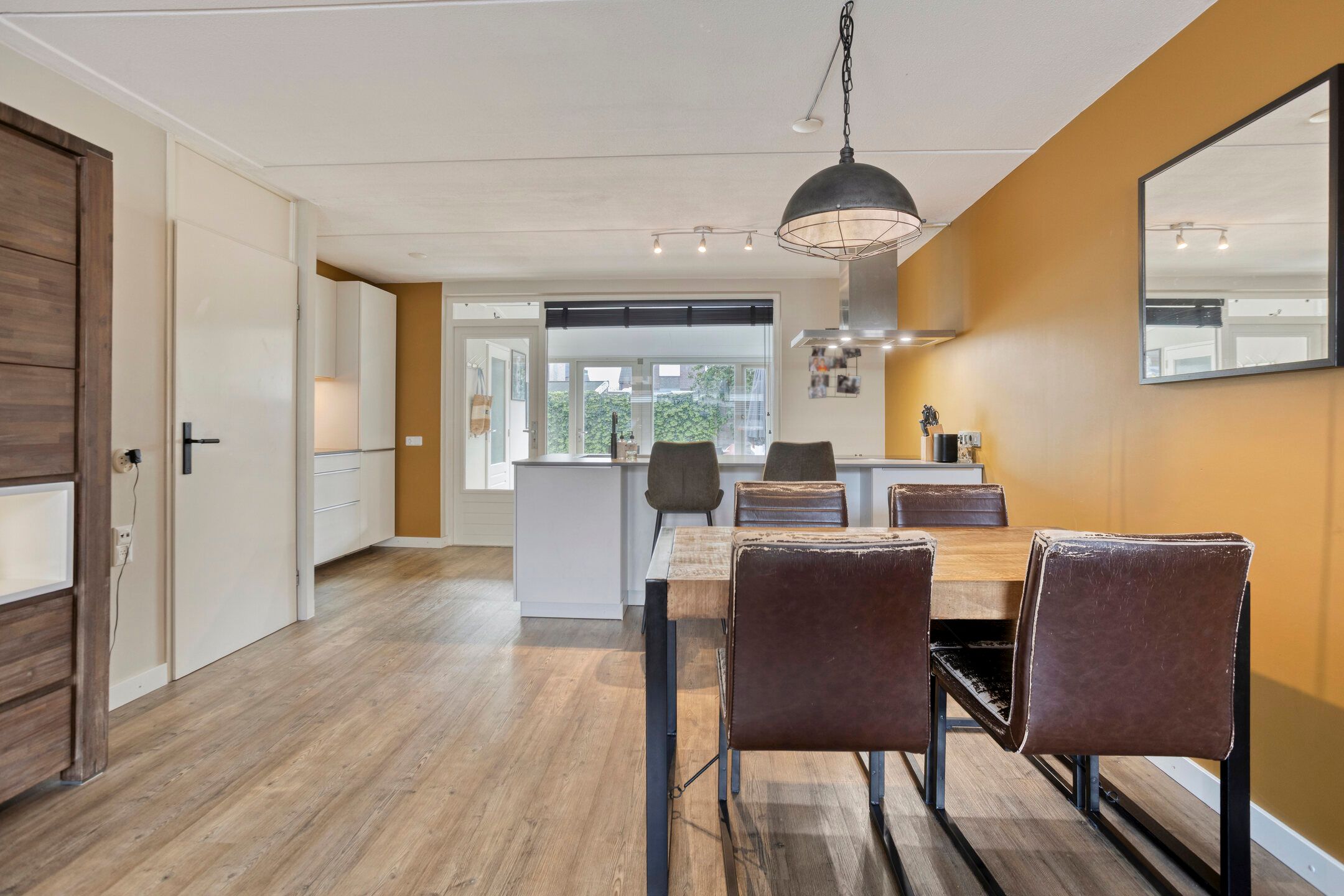 Photo 9 of Pinksterbloem 39