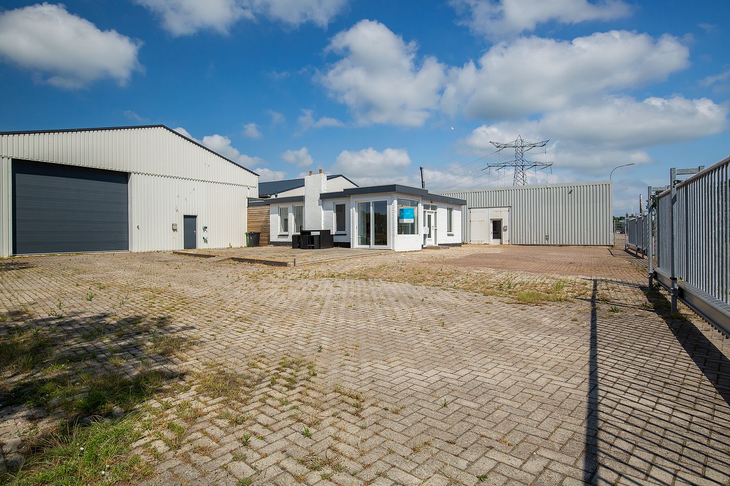Bekijk foto 4 van Hertzweg 1