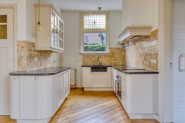 Foto 5 van Burg de Zeeuwstraat 58