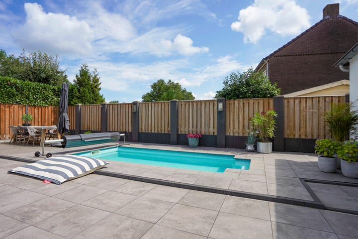 Photo 38 of Schoolstraat 2