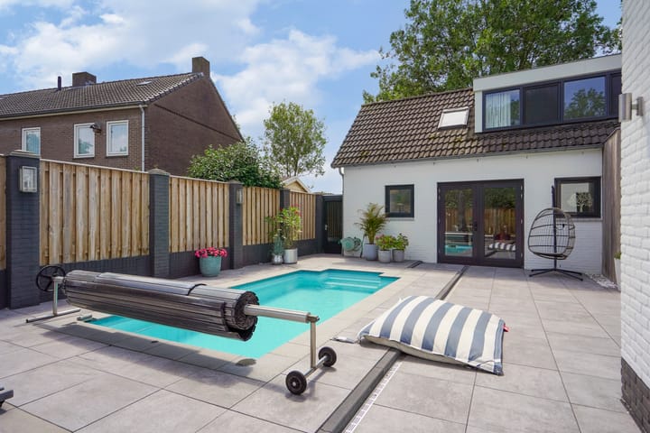 Photo 43 of Schoolstraat 2