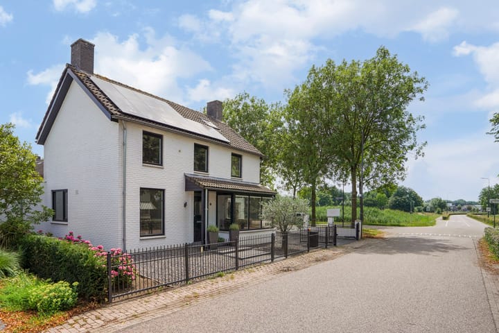 Photo 49 of Schoolstraat 2