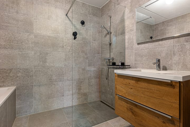 Photo 21 of Heer Willemstraat 6