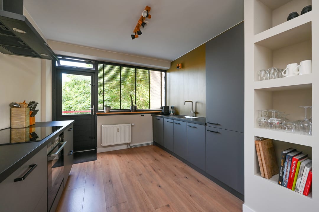 Photo 11 of Schollevaarstraat 34