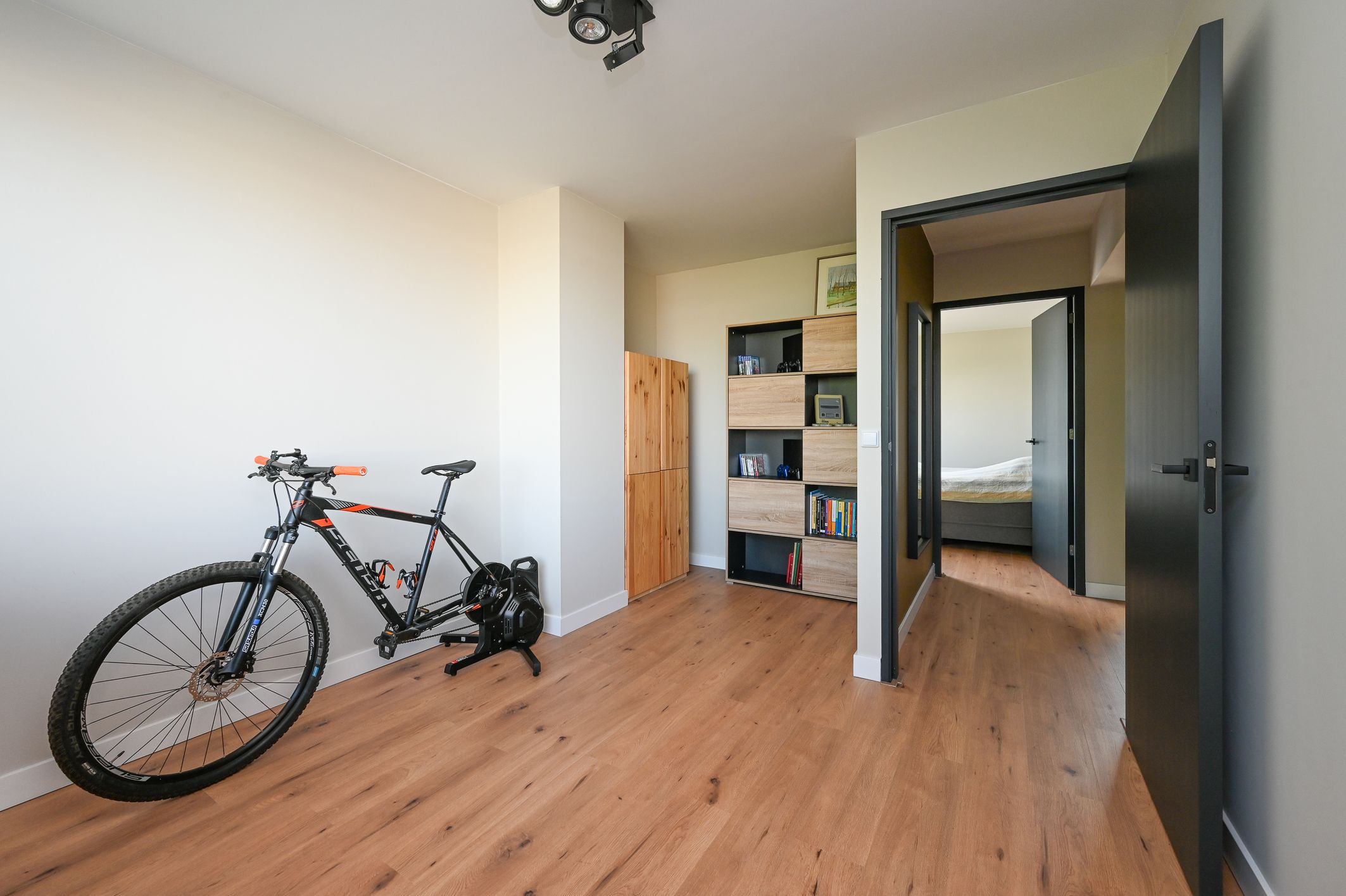 Photo 24 of Schollevaarstraat 34