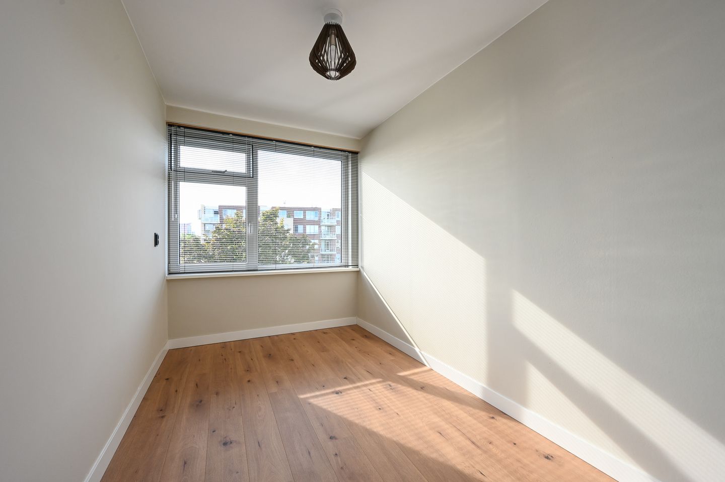 Photo 25 of Schollevaarstraat 34