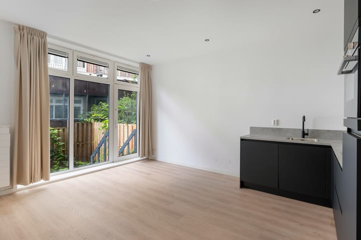 Foto 10 van Hilledijk 210-B