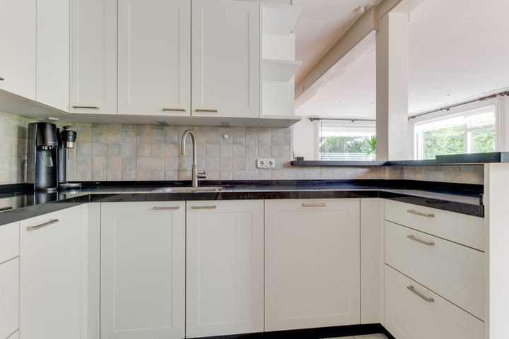 Photo 19 of van Wassenaerstraat 4