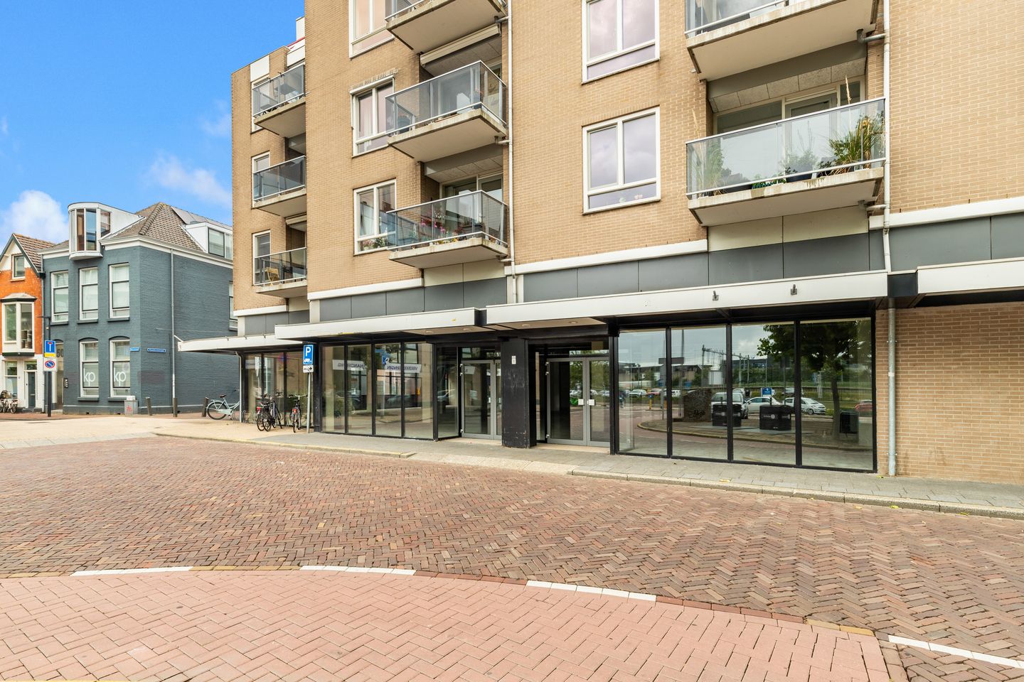 View photo 2 of Meerstraat 56
