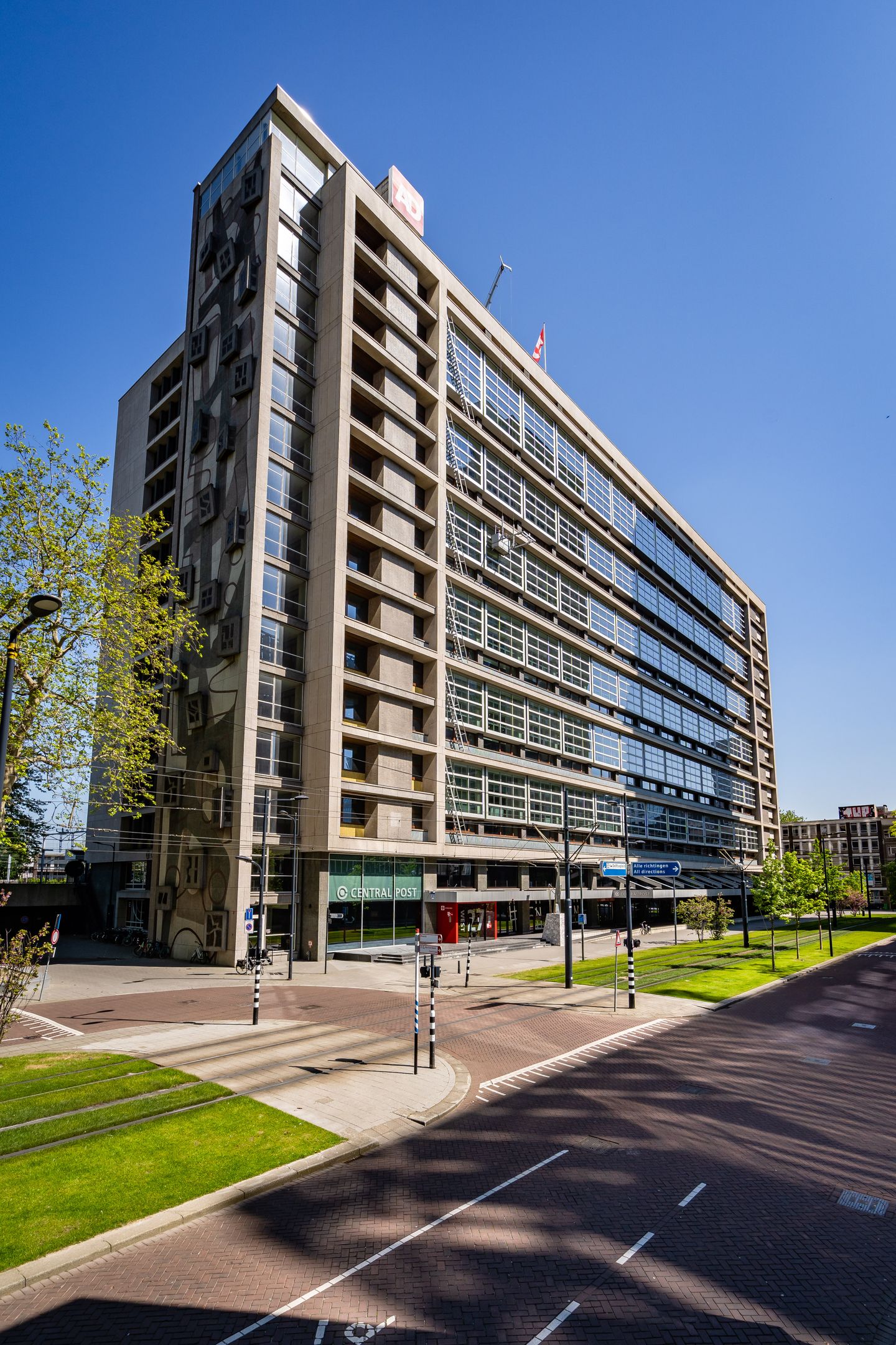 View photo 2 of Delftseplein 27-33