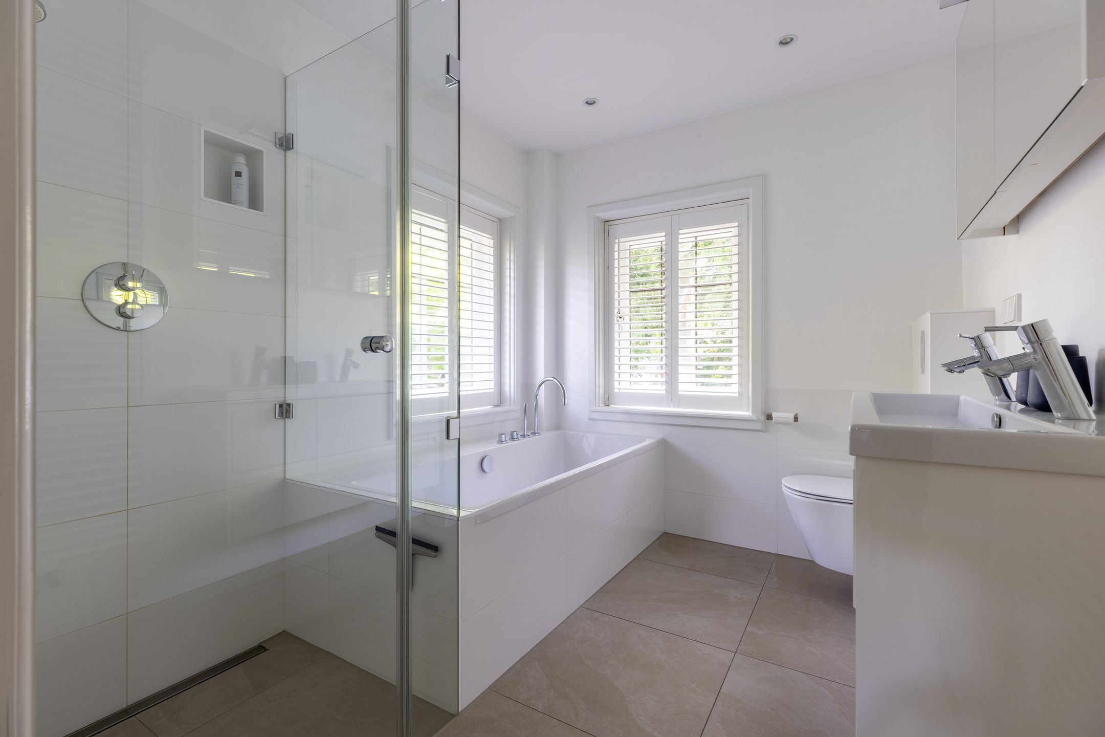 Photo 18 of van der Helstlaan 13