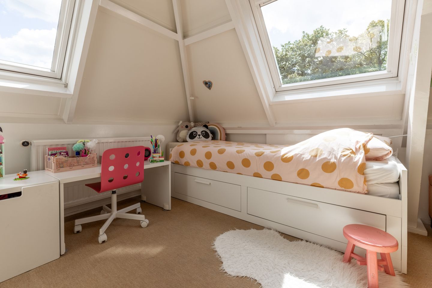 Photo 25 of van der Helstlaan 13