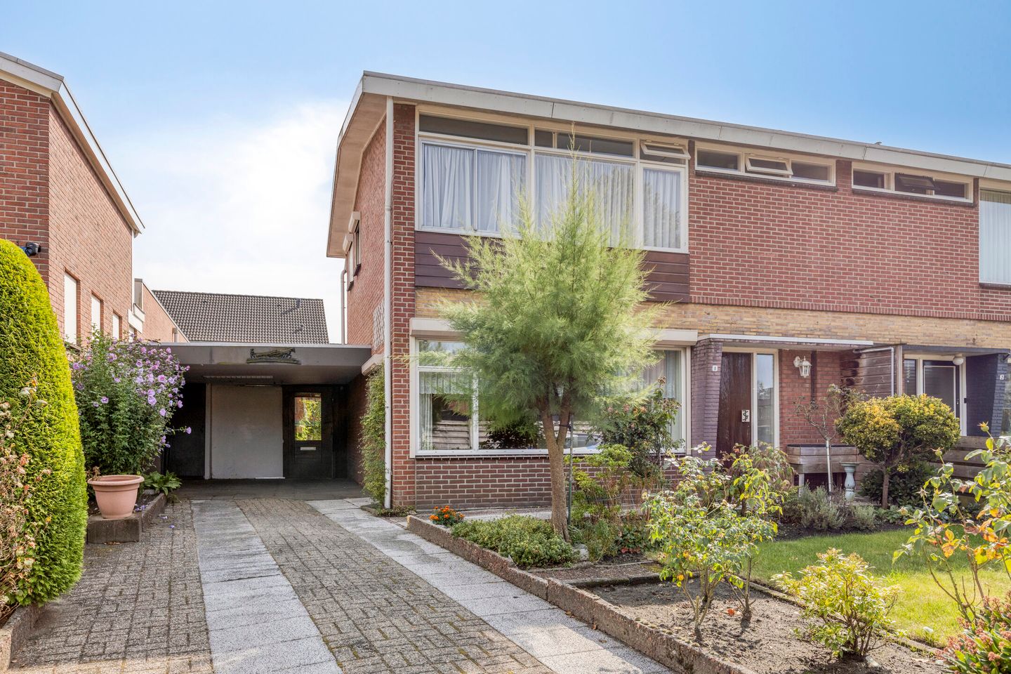 Photo 1 of Hazelderstraat 1