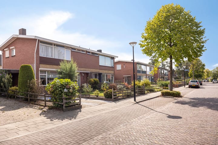 Photo 2 of Hazelderstraat 1