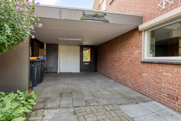 Photo 4 of Hazelderstraat 1