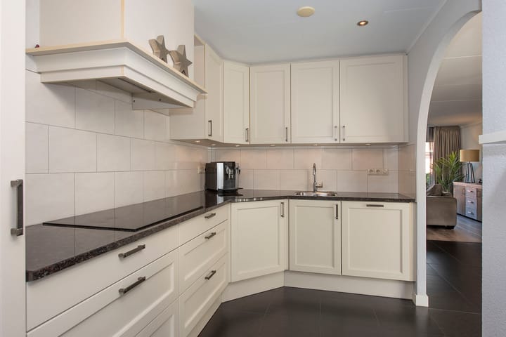 Photo 14 of SJ Spanjaardstraat 33