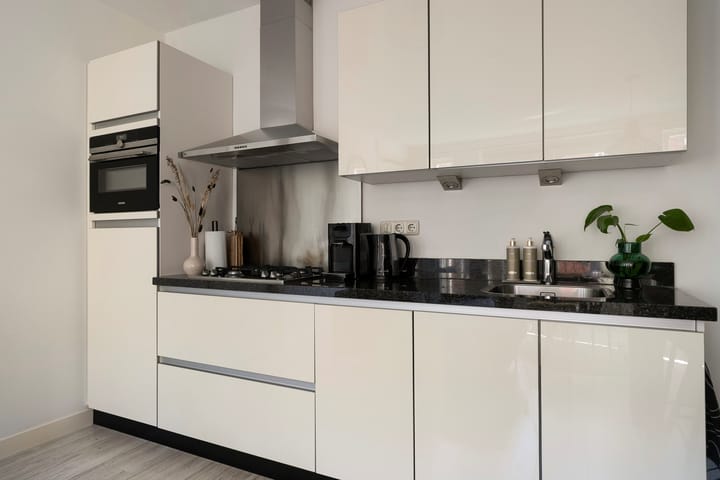 Photo 3 of Carmelietenstraat-oost 4-A