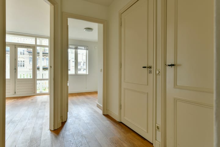 Foto 8 van Marcusstraat 19-C