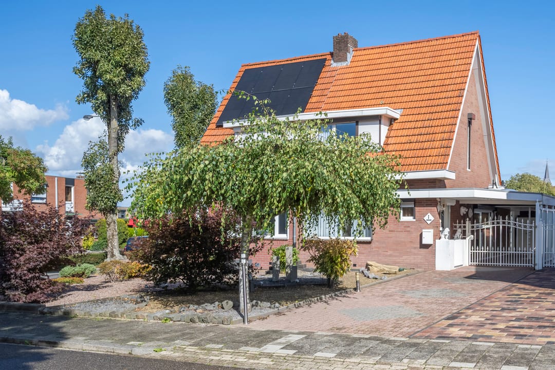 Foto 1 van Rector Fischerstraat 1