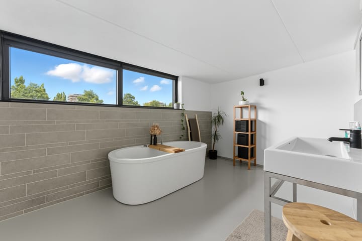 Photo 38 of Lorentzstraat 25-B