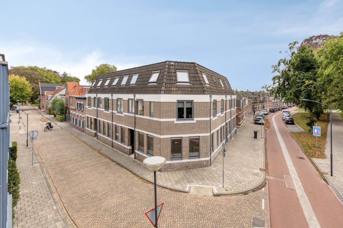 Bekijk foto 1 van Kerkstraat 173