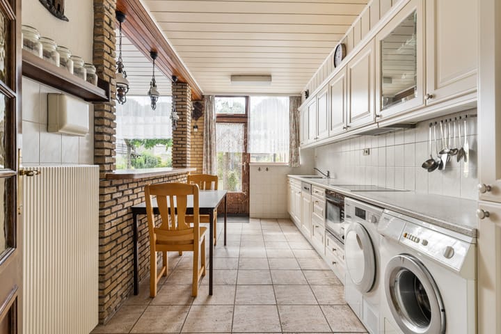 Photo 3 of Meidoornstraat 141