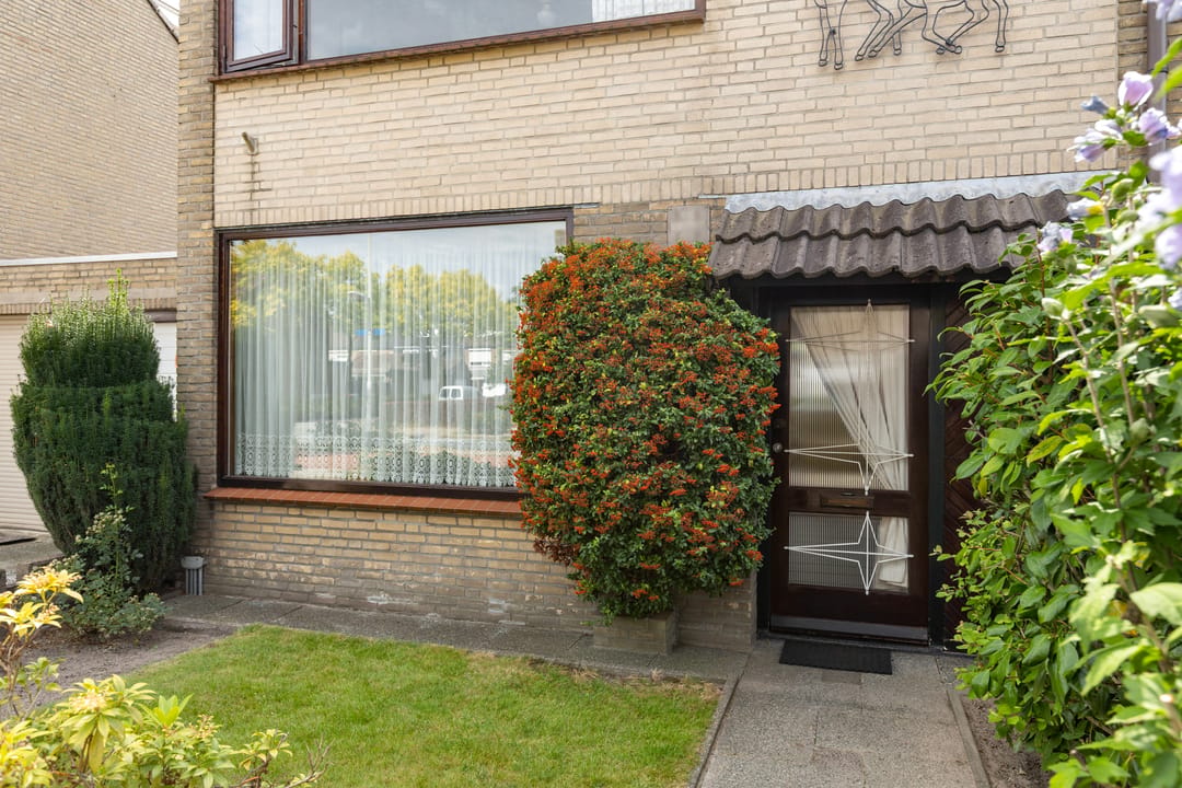 Photo 11 of Meidoornstraat 141