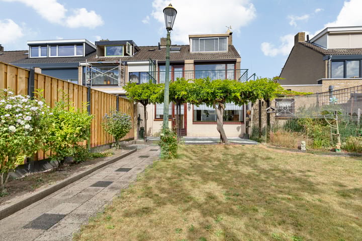 Foto 59 van Meidoornstraat 141