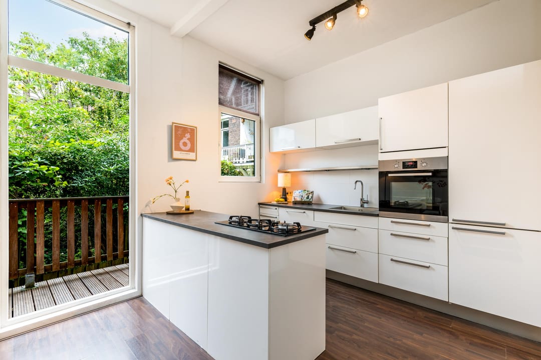 Photo 8 of Van den Hoonaardstraat 22-B