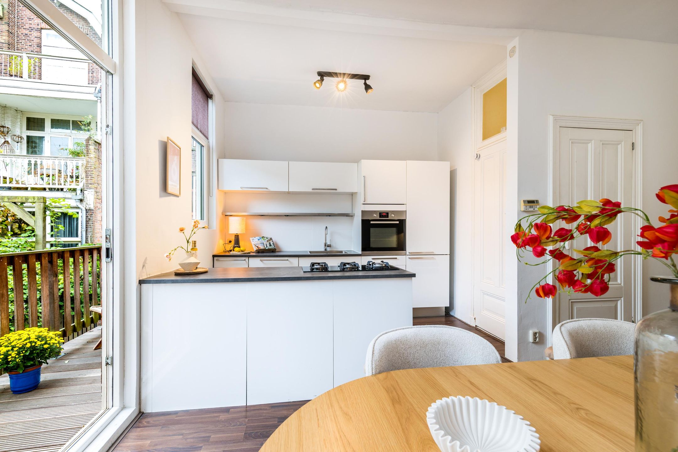 Photo 12 of Van den Hoonaardstraat 22-B