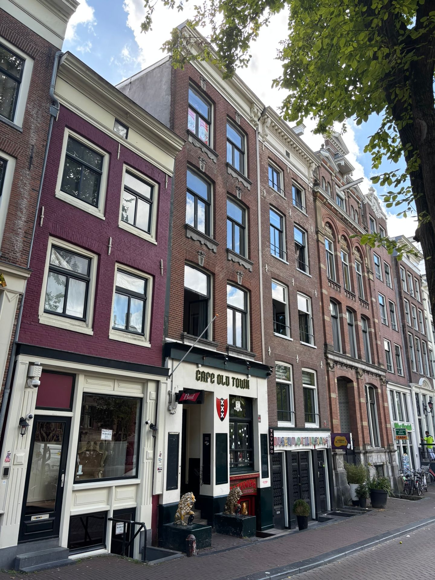 View photo 1 of Oudezijds Voorburgwal 141-2