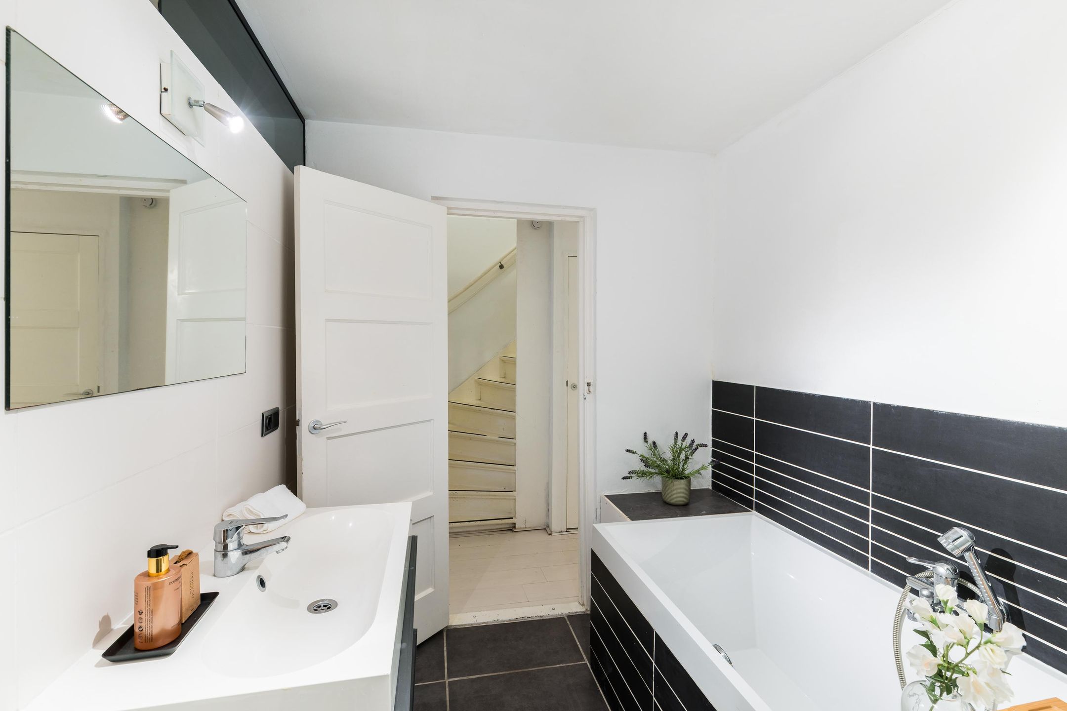 Photo 27 of Van den Hoonaardstraat 22-B
