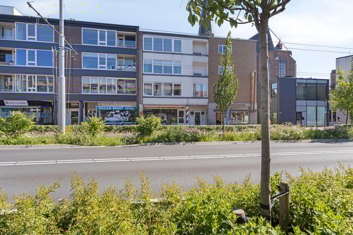 Photo 3 of Ir J.P. van Muijlwijkstraat 58-3